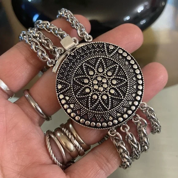 Handmade thick chunky boho round mandala design clasp charm silver bracelet - Picture 14 of 15